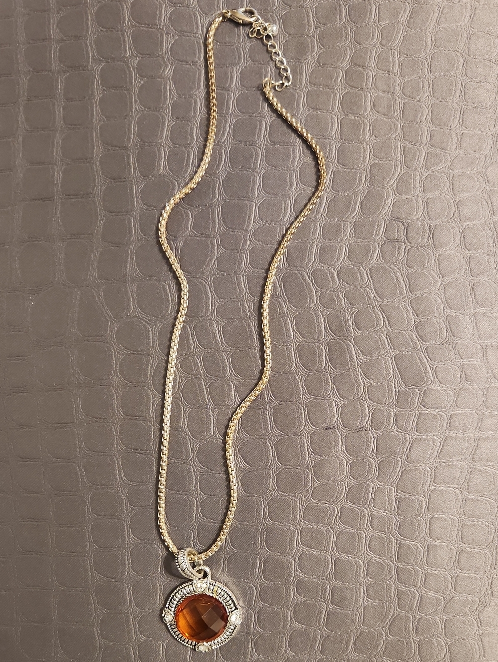 Gold-Tone Pendant Necklace with Amber Gemstone